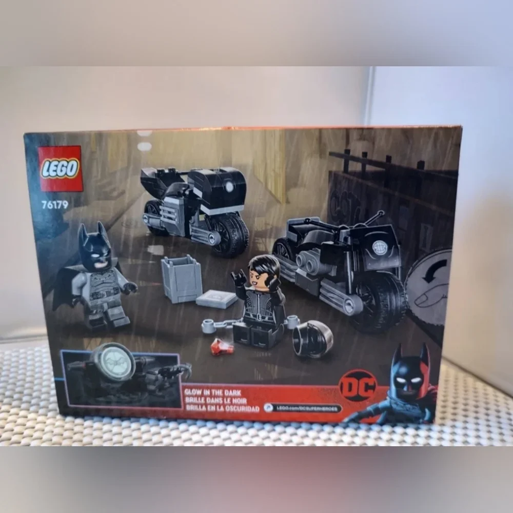 Lego The Batman 76179 Batman & Selina Kyle Motorcycle Pursuit NWT Building Toy